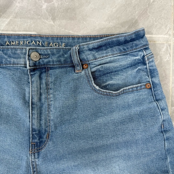 Women’s American Eagle Stretch Mom Short Denim Jean Shorts Plus Size 16 - Picture 2 of 14